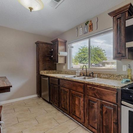 Comfortable 3-Bedroom Home With Spacious Backyard Albuquerque Exteriör bild