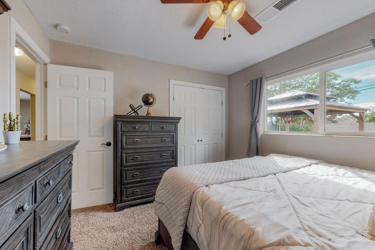 Comfortable 3-Bedroom Home With Spacious Backyard Albuquerque Exteriör bild