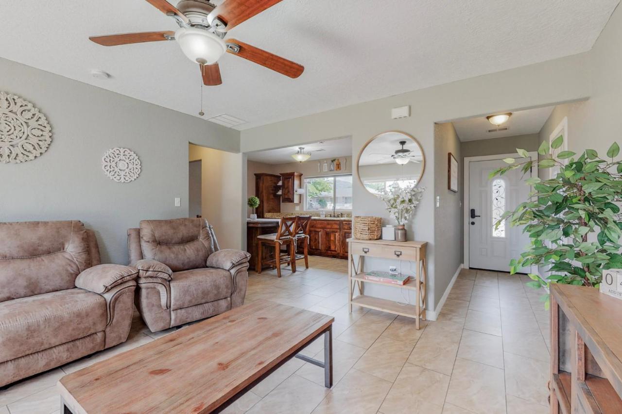 Comfortable 3-Bedroom Home With Spacious Backyard Albuquerque Exteriör bild
